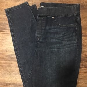 Crown and Ivey pull on jeans